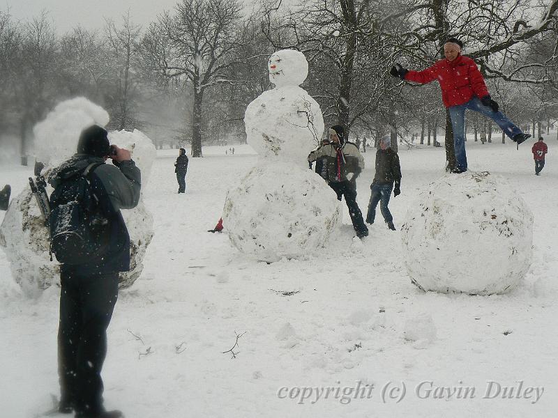 The largest snowmen, Snow, Greenwich Park P1070313.JPG
